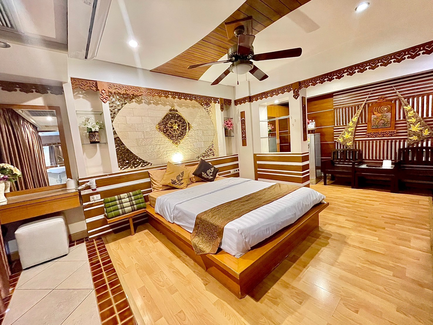 ห้องซูพีเรีย ดีลักซ์ C-815 (Superior Deluxe)